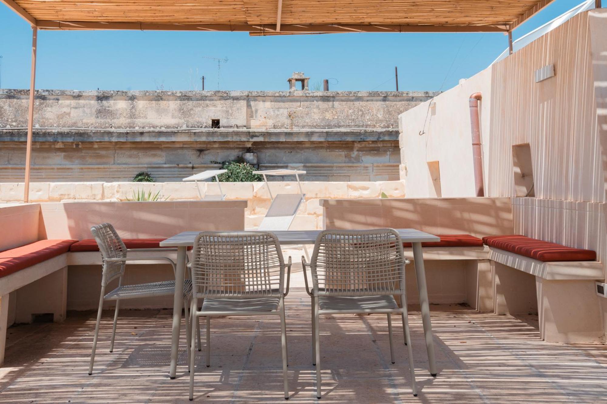Margherita Apartment & Rooftop By Residence Colibri Lecce Buitenkant foto